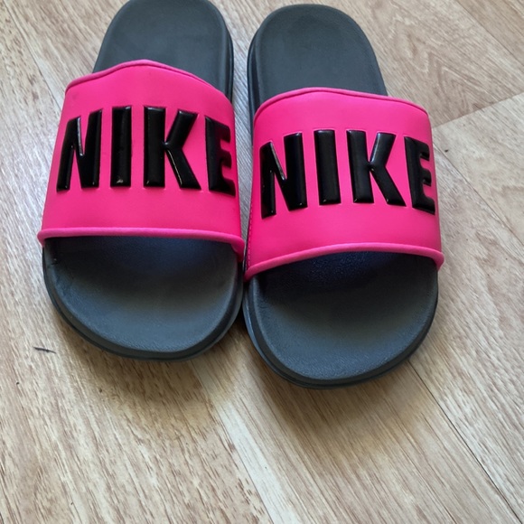 Pink Nike Offcourt Women's Slide Sandals Size 9 - Picture 4 of 8